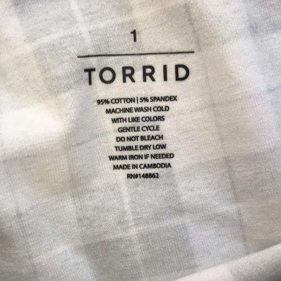 NWT! TORRID size 1X classic black plaid slim fit pants - Picture 2 of 7